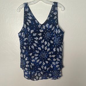 NWT Lane Bryant Blue Floral Sleeveless Top
Size 18